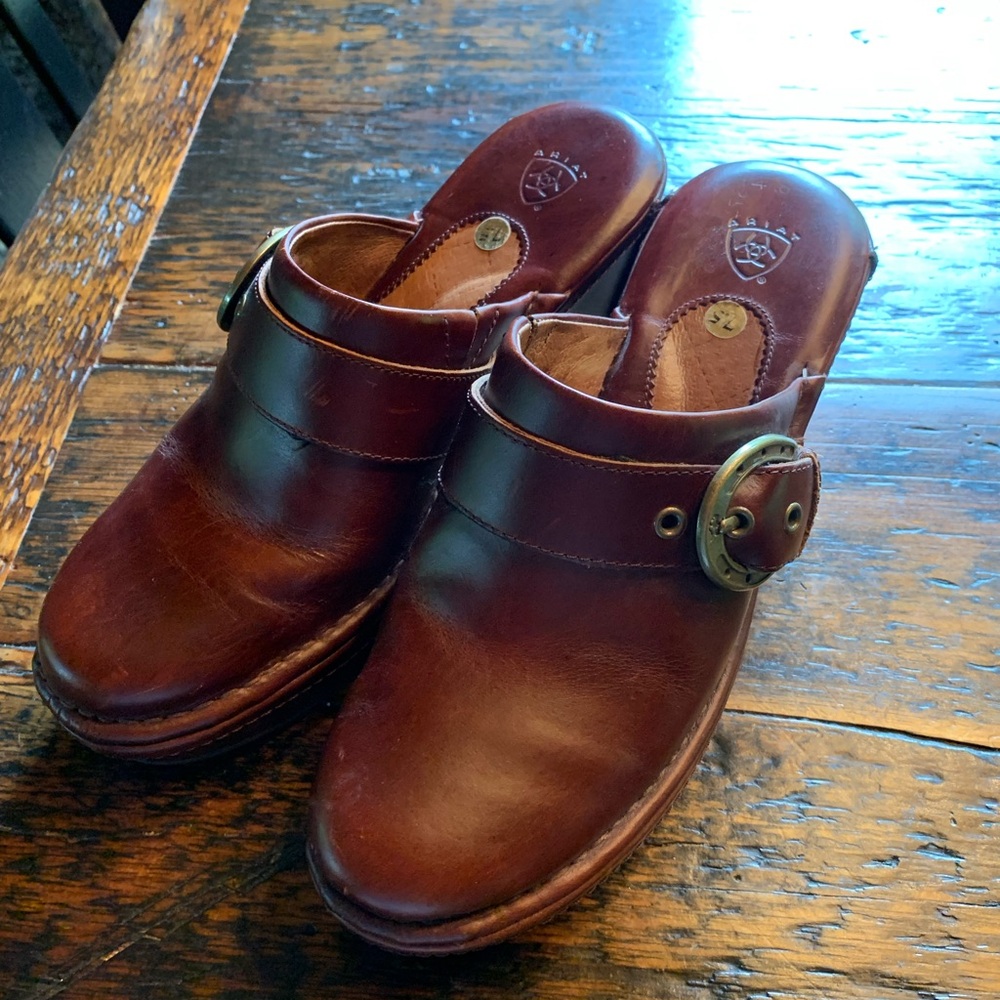 Women’s Ariat leather clogs size 7.5 NWOT